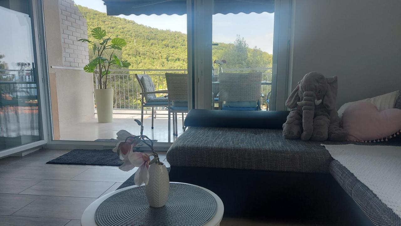 Modern And Cosy Apartment Ivana With A Beautiful Seaview Moscenicka Draga Exterior foto