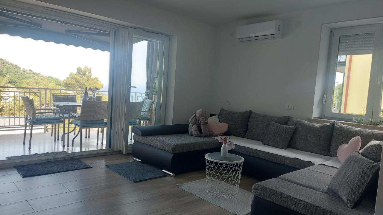 Modern And Cosy Apartment Ivana With A Beautiful Seaview Moscenicka Draga Exterior foto