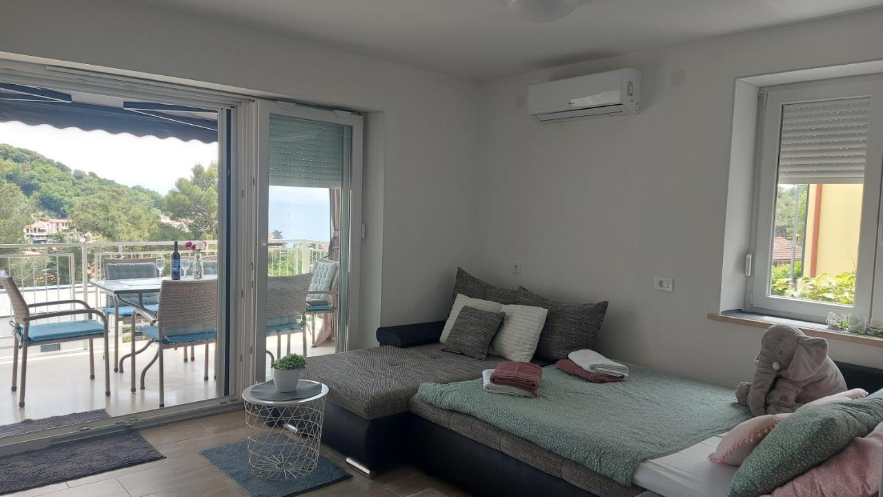 Modern And Cosy Apartment Ivana With A Beautiful Seaview Moscenicka Draga Exterior foto
